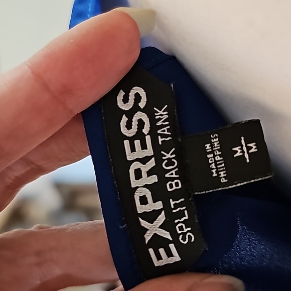 NWOT Express split back tank top.  Size Medium, Beautiful bright blue. - Picture 4 of 4
